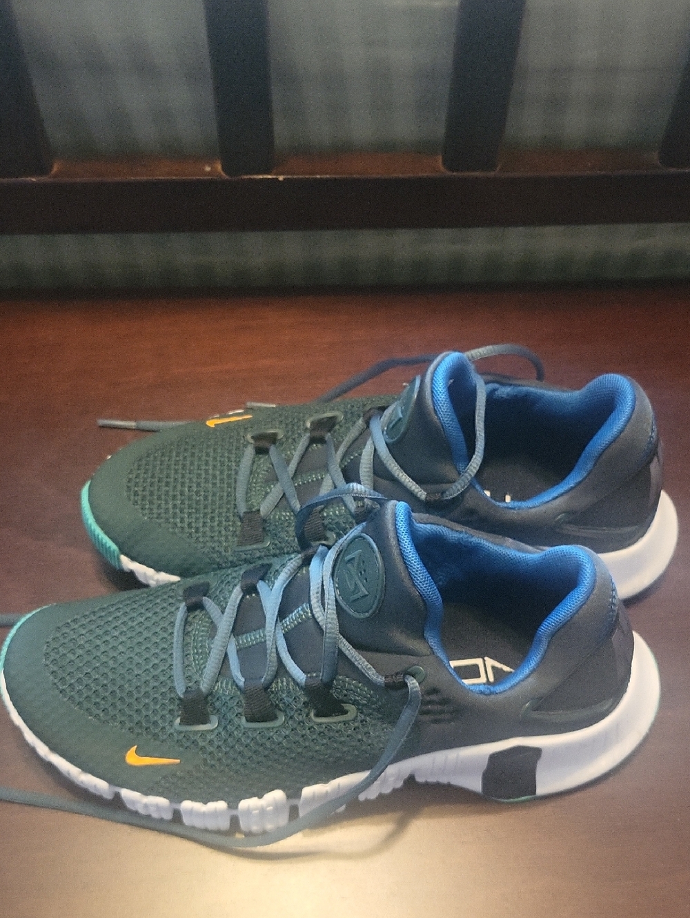 Womens Metcon  Green and Blue Training Sneakers with Yellow Swoosh. Luke New